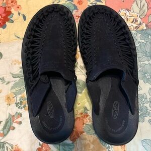 Keen slide sandal size 8